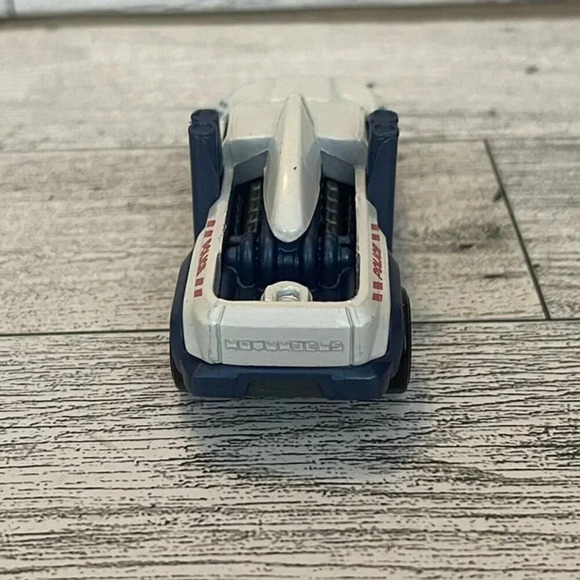 2010 HOT WHEELS DIESEL DUTY TASK FORCE WHITE 1:64 DIECAST 3" POLICE PICKUP TRUCK - Picture 4 of 7